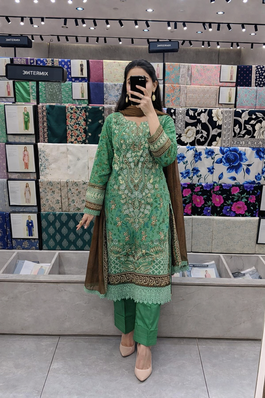 Noor- Lawn Ready to Wear 3-Piece Suit