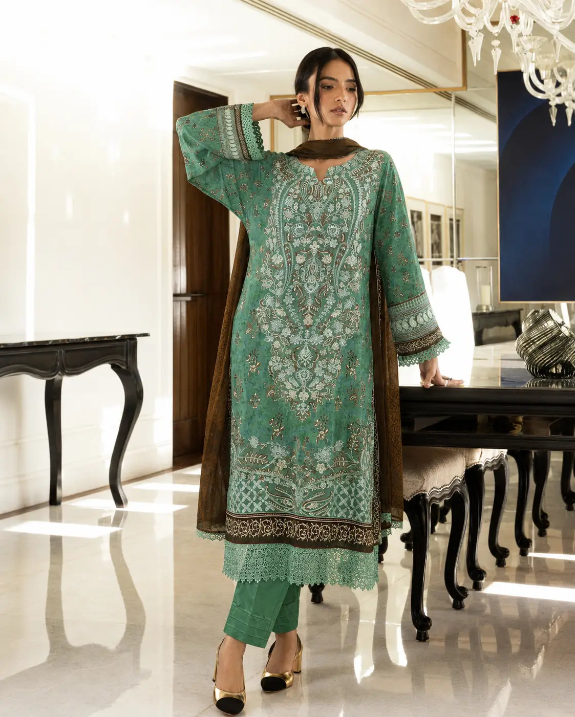 Noor- Lawn Ready to Wear 3-Piece Suit - Queen Libas Pakistan